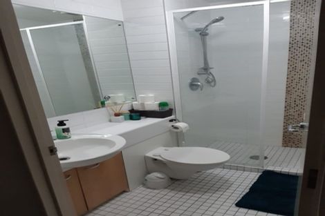 Photo of property in 8d Arotau Place, Grafton, Auckland, 1023