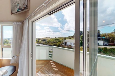 Photo of property in 121 Rua Avenue, Waitarere Beach, Levin, 5510