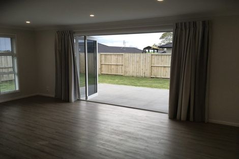 Photo of property in 5 Madeleine Place, Omokoroa, 3114