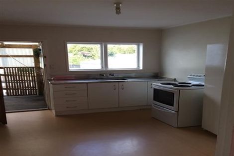 Photo of property in 18a Sylvan Crescent, Te Atatu South, Auckland, 0610