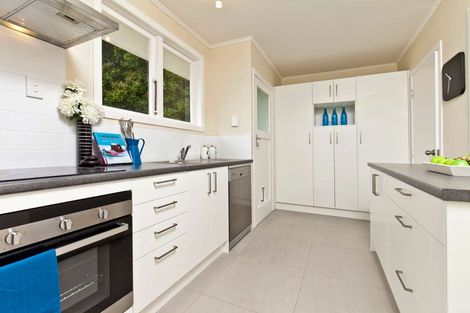 Photo of property in 2/7 Vera Road, Te Atatu South, Auckland, 0610