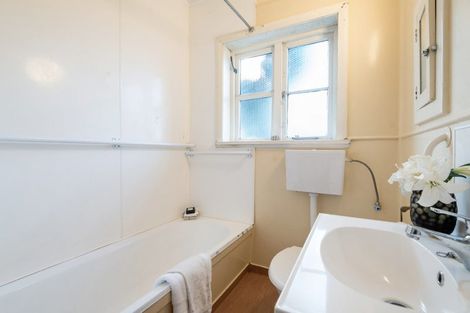 Photo of property in 9f Kerr Street, Devonport, Auckland, 0624