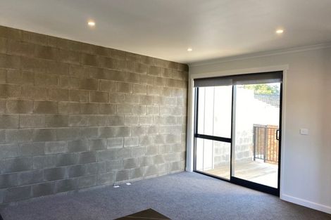 Photo of property in 2/30 May Street, Hamilton East, Hamilton, 3216