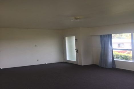 Photo of property in 1/3 Tusac Place, Totara Vale, Auckland, 0627