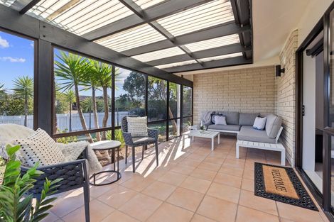 Photo of property in 2/99 Riverside Road, Orewa, 0931