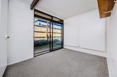 Photo of property in 57 Highland Park Drive, Highland Park, Auckland, 2010