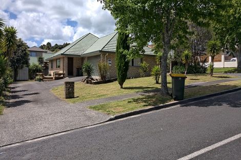 Photo of property in 2 Baltic Place, Goodwood Heights, Auckland, 2105