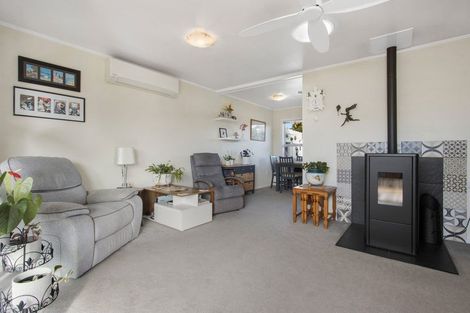 Photo of property in 2 Francis Drive, Katikati, 3129
