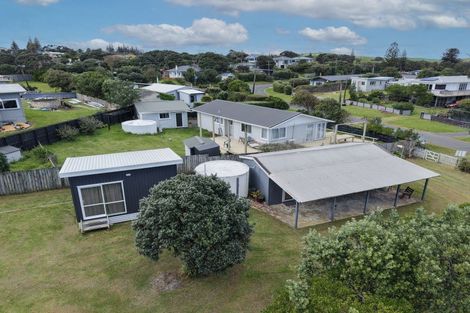Photo of property in 5 Bayly Street, Baylys Beach, Dargaville, 0377