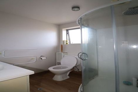 Photo of property in 5b Paeroa Street, Riccarton, Christchurch, 8041