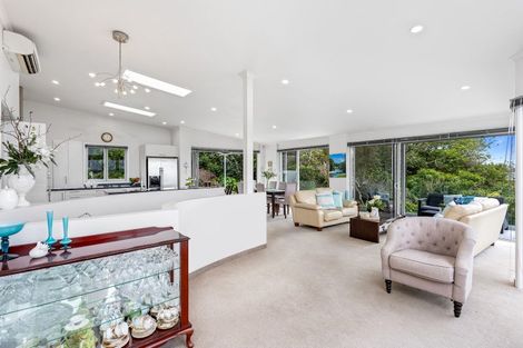 Photo of property in 88 Grovenor Drive, Orewa, 0931