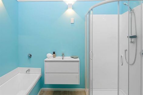 Photo of property in 15 Ruru Street, Waikanae, 5036