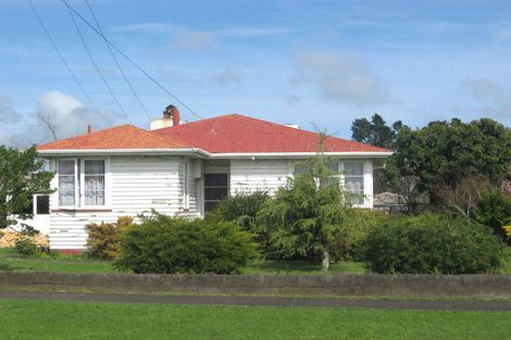 Photo of property in 15 King Street, Waitara, 4320