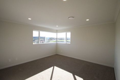Photo of property in 13 Maka Terrace, Orewa, 0931