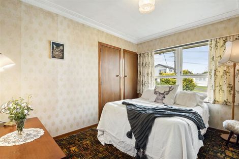 Photo of property in 84 Royal View Road, Te Atatu South, Auckland, 0610