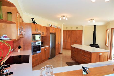 Photo of property in 415 Te Ahu Ahu Road, Waimate North, Kaikohe, 0472