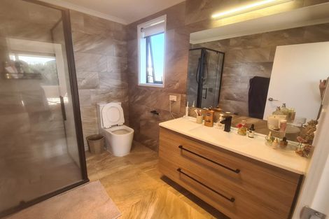 Photo of property in 2 Winstone House Road, Paerata, 2124