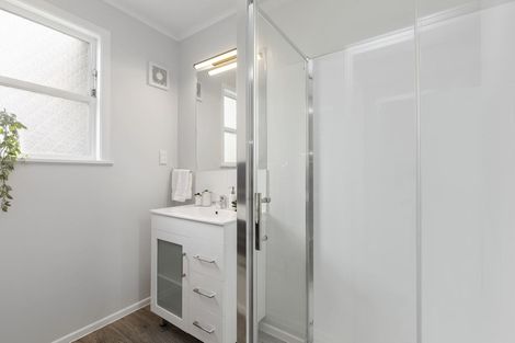 Photo of property in 180 Naenae Road, Naenae, Lower Hutt, 5011