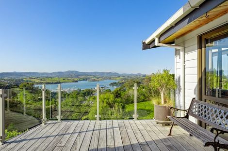 Photo of property in 84 Brick Bay Drive, Sandspit, Warkworth, 0982