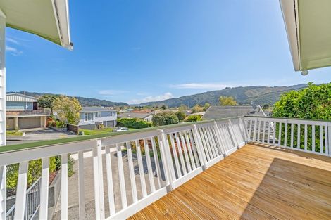 Photo of property in 5 Kukupa Grove, Heretaunga, Upper Hutt, 5018