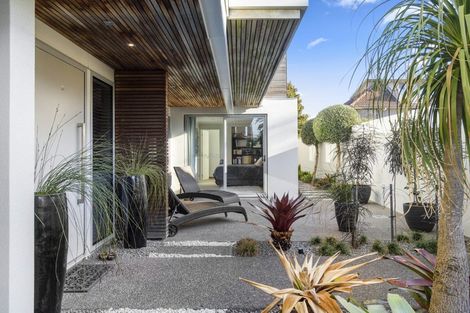 Photo of property in 36 Marine Parade, Mount Maunganui, 3116
