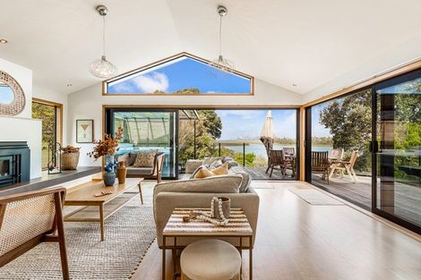 Photo of property in 163 West Harbour Drive, West Harbour, Auckland, 0618