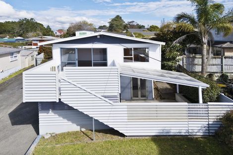 Photo of property in 3 Spargo Road, Massey, Auckland, 0614