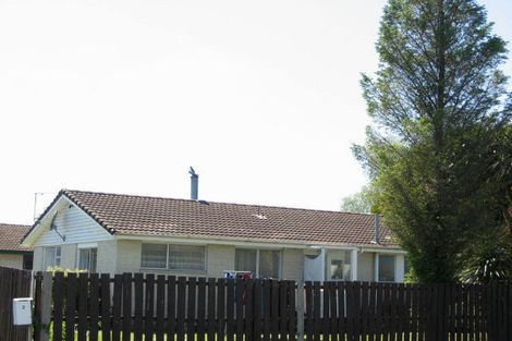 Photo of property in 2 Denniston Crescent, Redwood, Christchurch, 8051