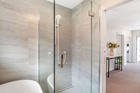 Photo of property in 94 Avondale Road, Avondale, Christchurch, 8061