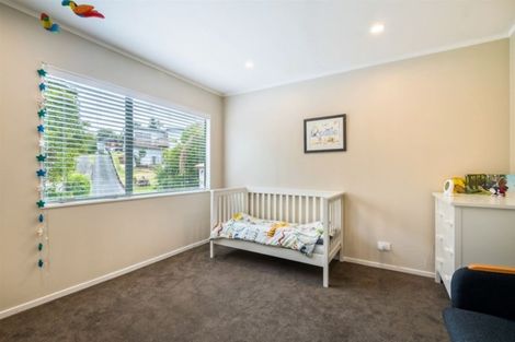 Photo of property in 20 Capilano Place, Glenfield, Auckland, 0629