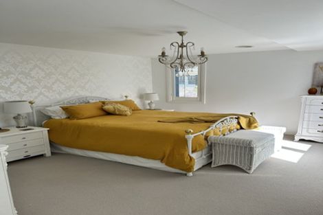 Photo of property in 20 Golf Road, Heretaunga, Upper Hutt, 5018