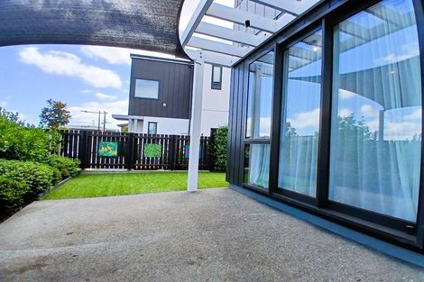 Photo of property in 3 Huataki Road, Northcote, Auckland, 0627