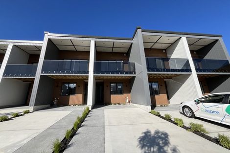 Photo of property in 10 Puihi Crescent, Massey, 0614