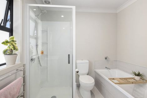 Photo of property in 43 Brindle Way, Newlands, Wellington, 6037