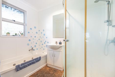 Photo of property in 15 Acacia Street, Kelvin Grove, Palmerston North, 4414