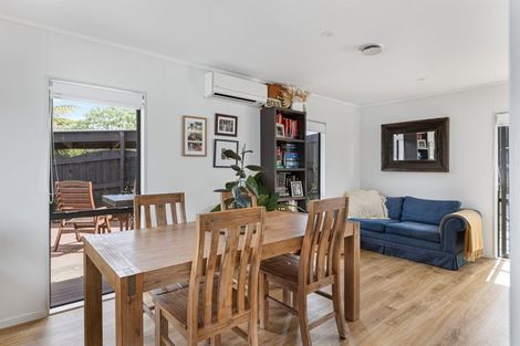 Photo of property in 1/13 Matipo Road, Te Atatu Peninsula, Auckland, 0610