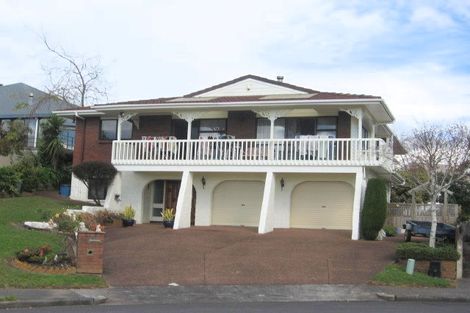 Photo of property in 22 Pitlochry Place, Highland Park, Auckland, 2010
