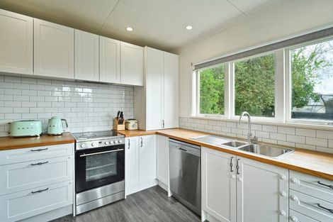 Photo of property in 433 Dalcross Street, Mayfair, Hastings, 4122