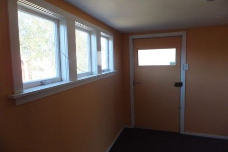 Photo of property in 109 Warren Crescent, Hillmorton, Christchurch, 8025