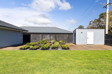 Photo of property in 111 Johnstone Drive, Fitzherbert, Palmerston North, 4410