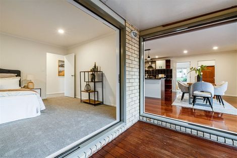 Photo of property in 29 Sapperton Drive, Henderson, Auckland, 0612