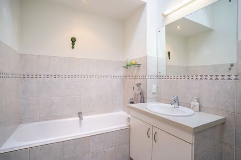 Photo of property in 2/9 Tipau Street, Torbay, Auckland, 0630