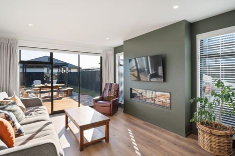 Photo of property in 4/21 Blakes Road, Belfast, Christchurch, 8051