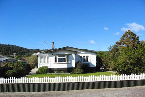 Photo of property in 3 Elizabeth Street, Greymouth, 7805