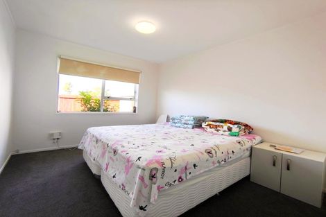 Photo of property in 2/2 Wallace Road, Ranui, Auckland, 0612