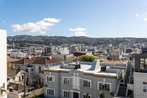 Photo of property in 16 Hawker Street, Mount Victoria, Wellington, 6011
