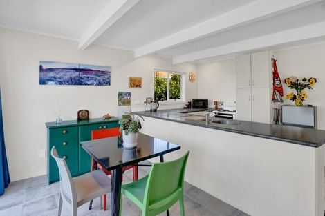 Photo of property in 46 Lismore Street, Merrilands, New Plymouth, 4312