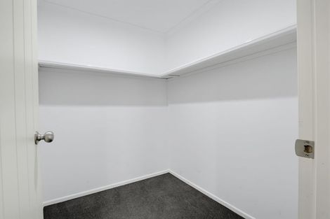 Photo of property in 72 Geneva Terrace, Kelvin Grove, Palmerston North, 4414