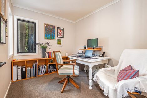 Photo of property in 52 Turitea Road, Fitzherbert, Palmerston North, 4472