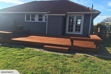 Photo of property in 28 Woodleigh Street, Frankleigh Park, New Plymouth, 4310